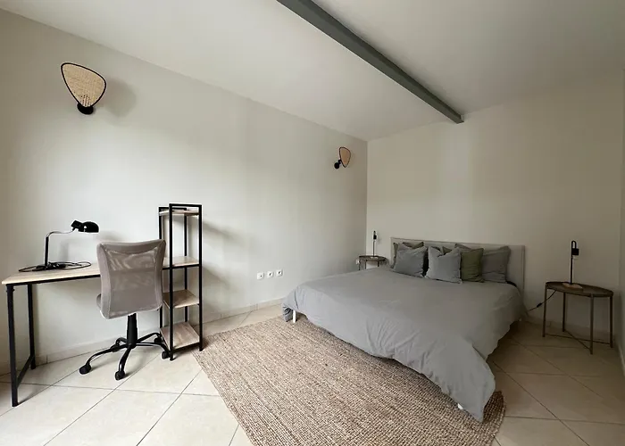 L\'Atrium - Centre Ville - Grand Duplex Avec Patio & Garage