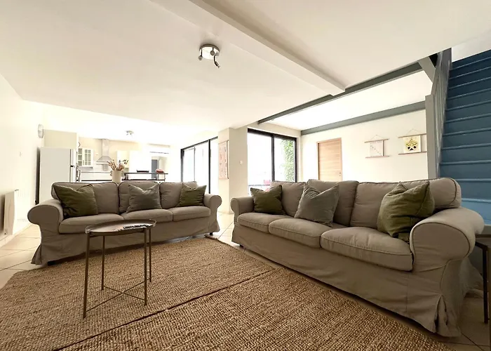 L\'Atrium - Centre Ville - Grand Duplex Avec Patio & Garage