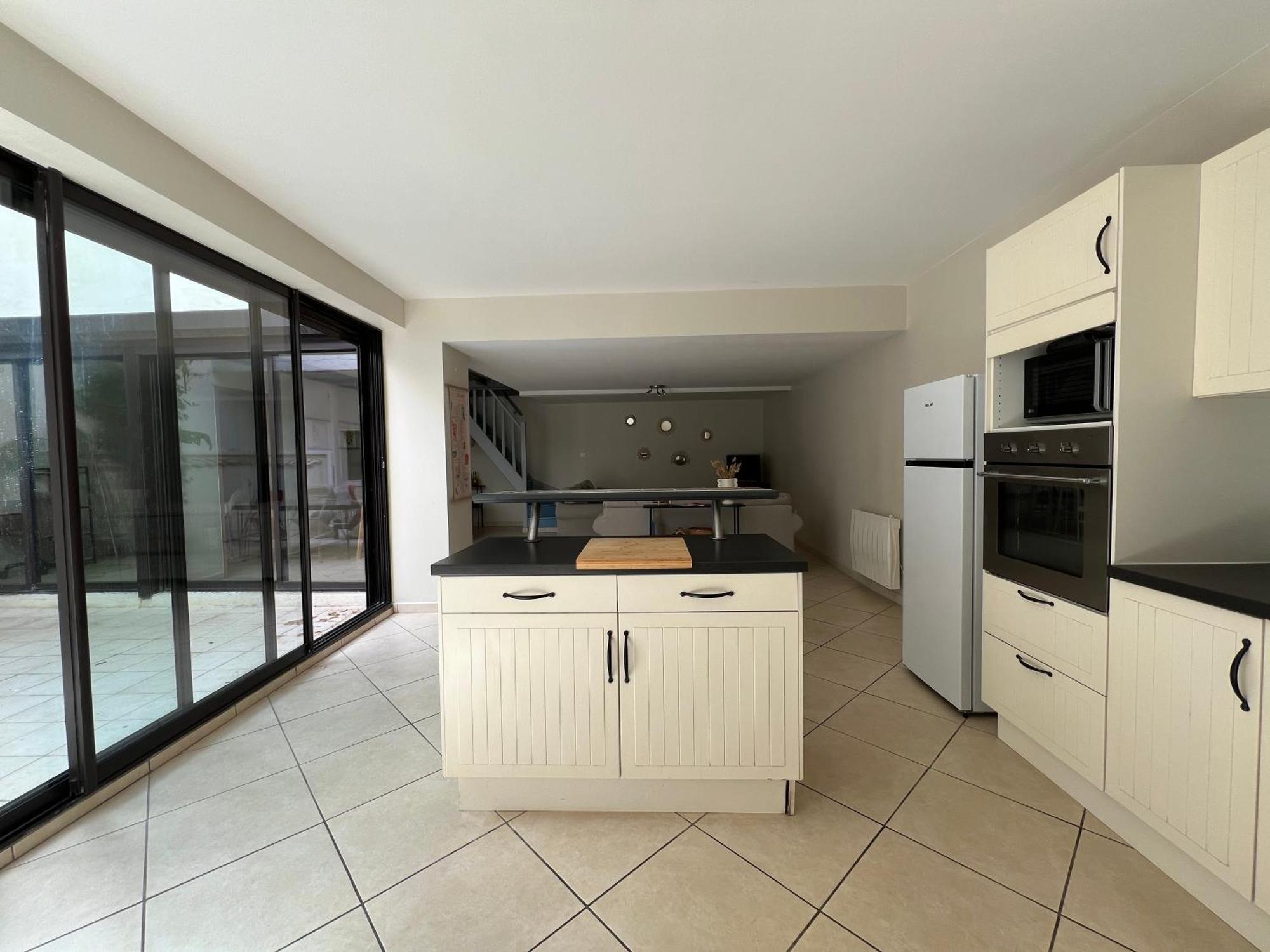 L'atrium - Centre - Grand Duplex Avec Patio & Garage Apartamento