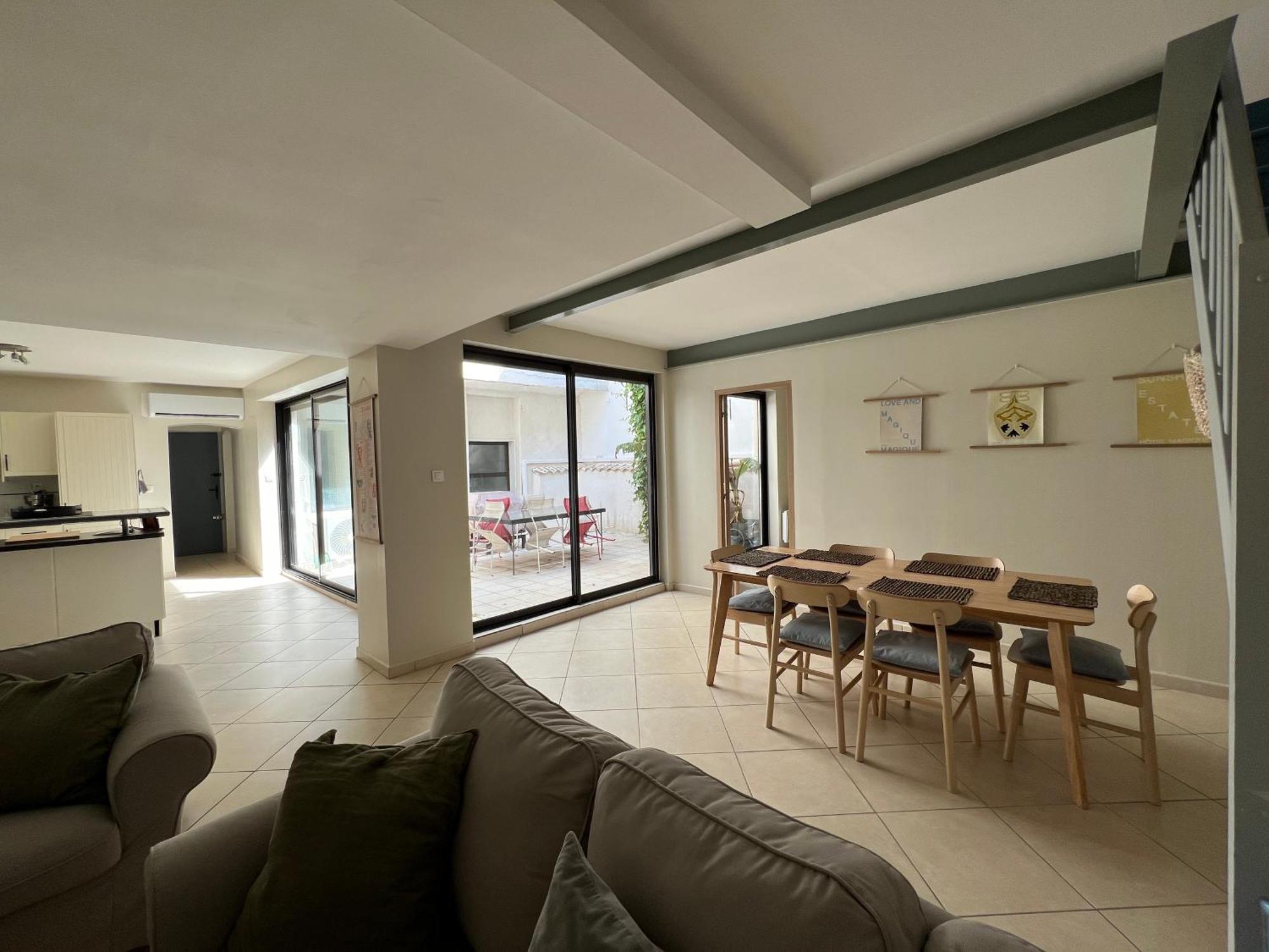 L'atrium - Centre - Grand Duplex Avec Patio & Garage * Narbonne