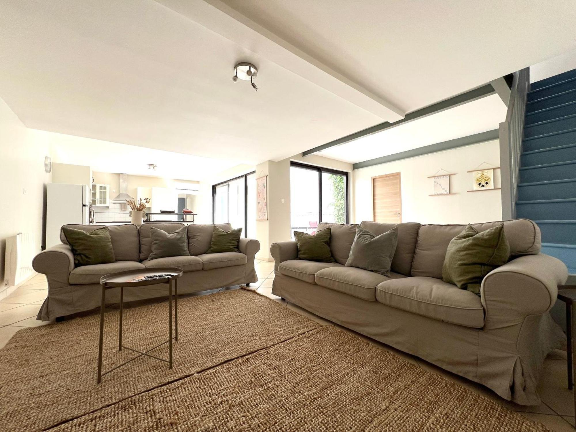 L'atrium - Centre - Grand Duplex Avec Patio & Garage Apartamento Narbona