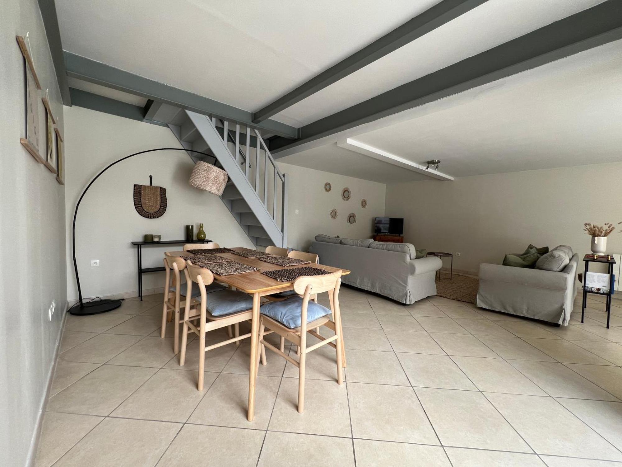 L'atrium - Centre - Grand Duplex Avec Patio & Garage Apartment *